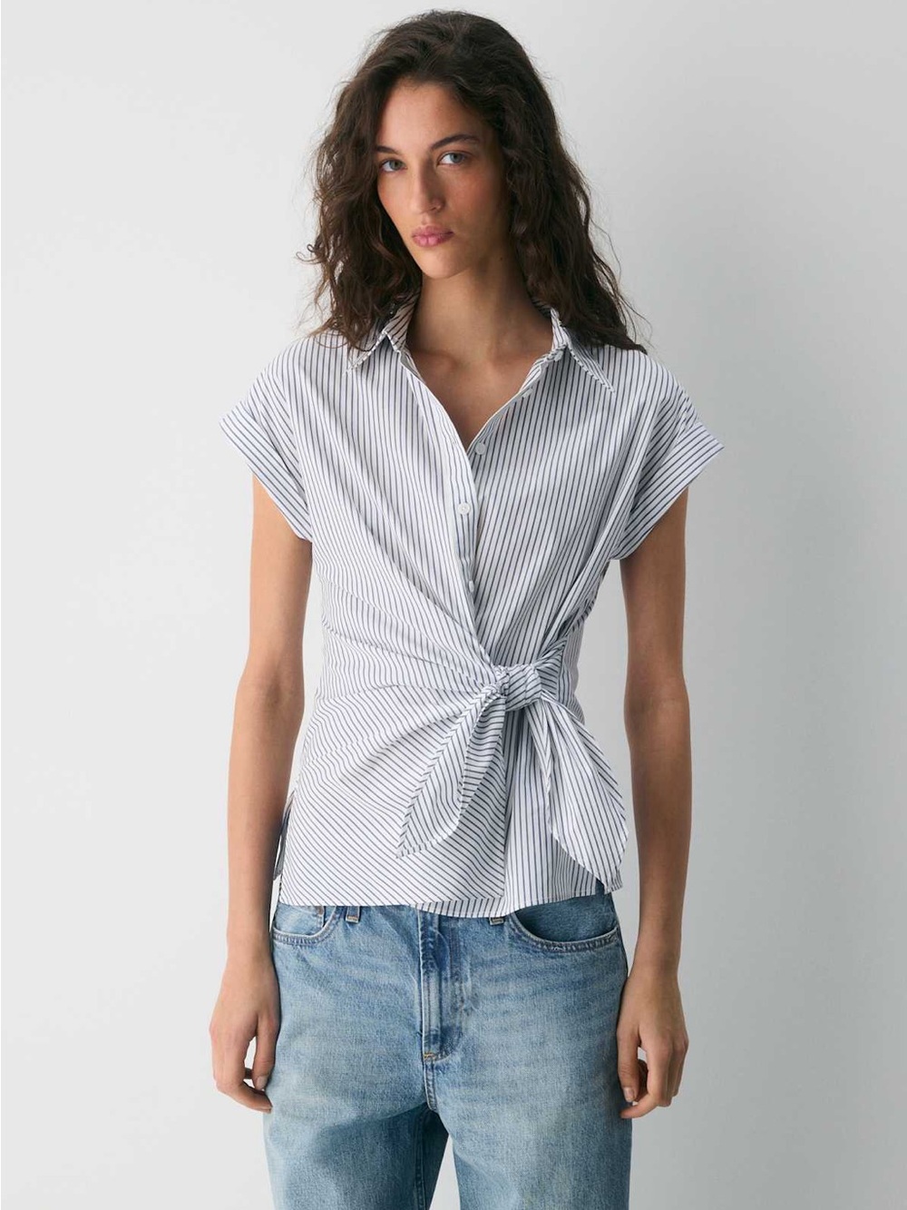 Babaton Aritzia Striped Tie-Waist Button Down Top - White/gray